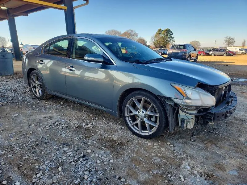 2011 NISSAN MAXIMA S  