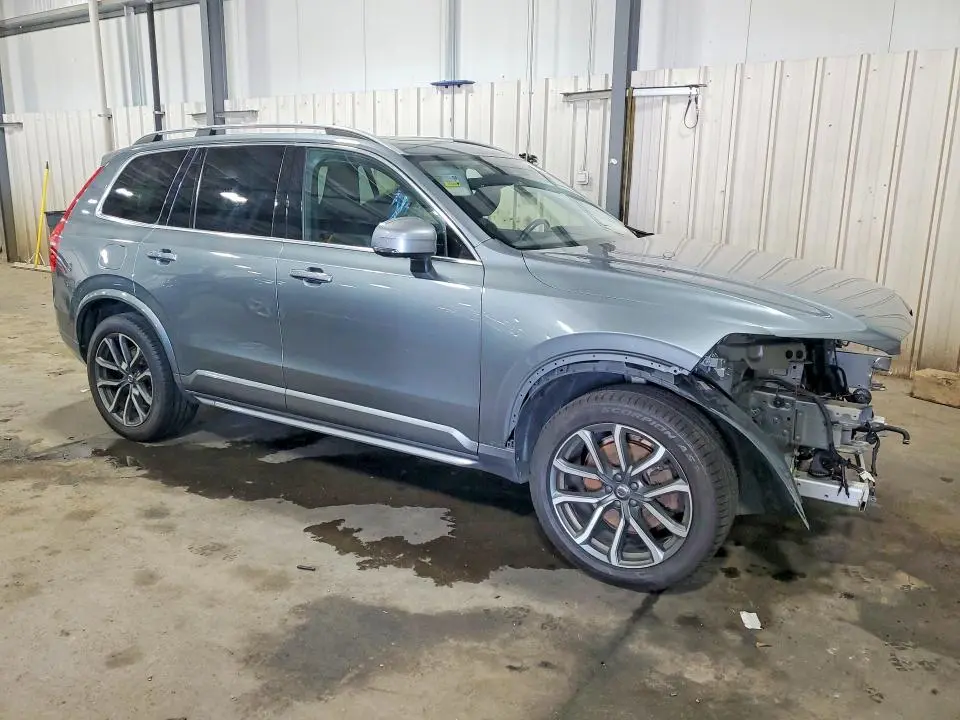 2018 VOLVO XC90 T5  