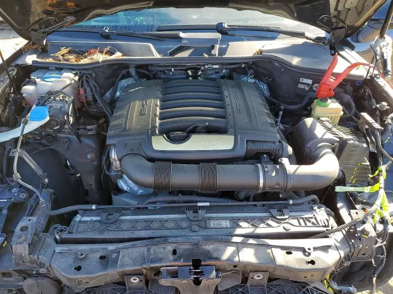 2016 PORSCHE CAYENNE   