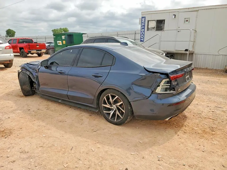 2020 VOLVO S60 T5 MOMENTUM  