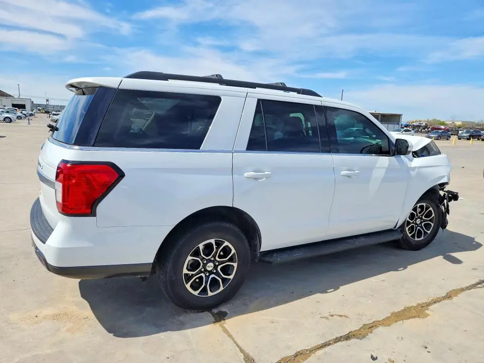 2024 FORD EXPEDITION XLT  