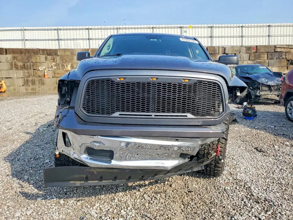 2018 RAM 1500 SLT  