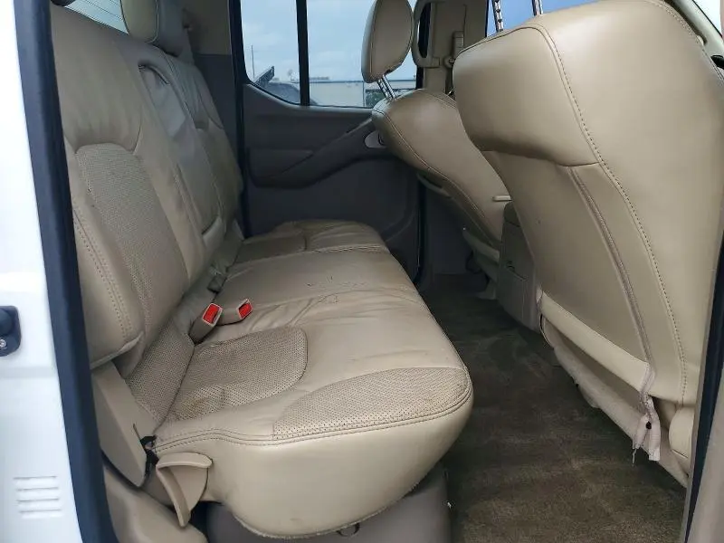 2010 NISSAN FRONTIER SE V6  