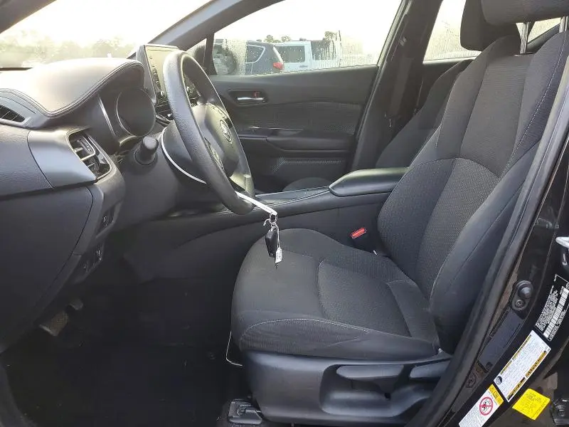 2019 TOYOTA C-HR LE  
