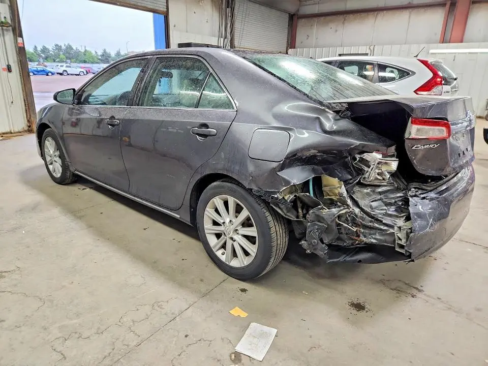 2012 TOYOTA CAMRY XLE  