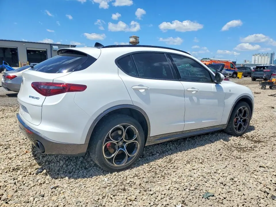 2022 ALFA ROMEO STELVIO TI  