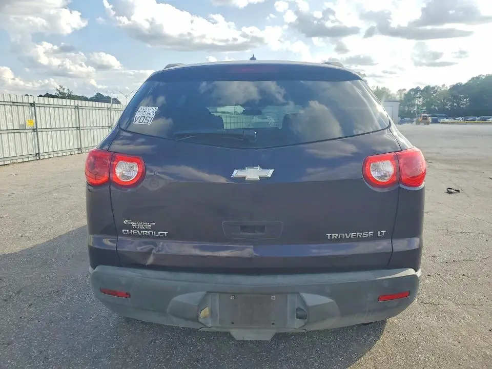 2010 CHEVROLET TRAVERSE LT  