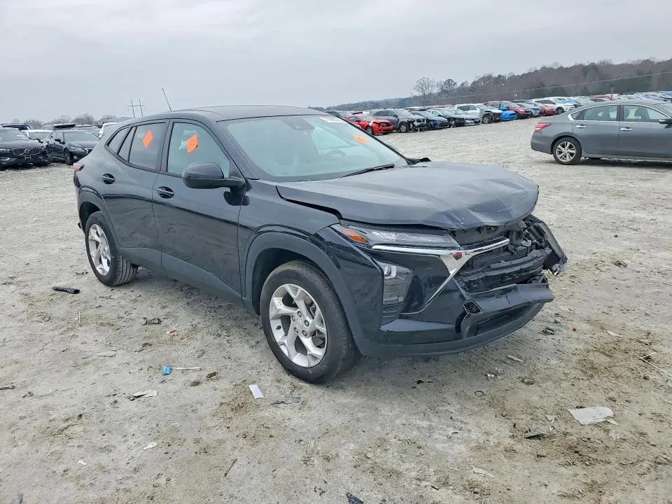 2024 CHEVROLET TRAX LS  