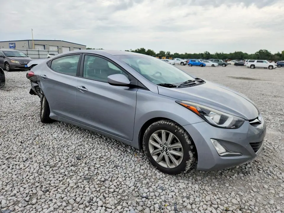 2015 HYUNDAI ELANTRA SE  