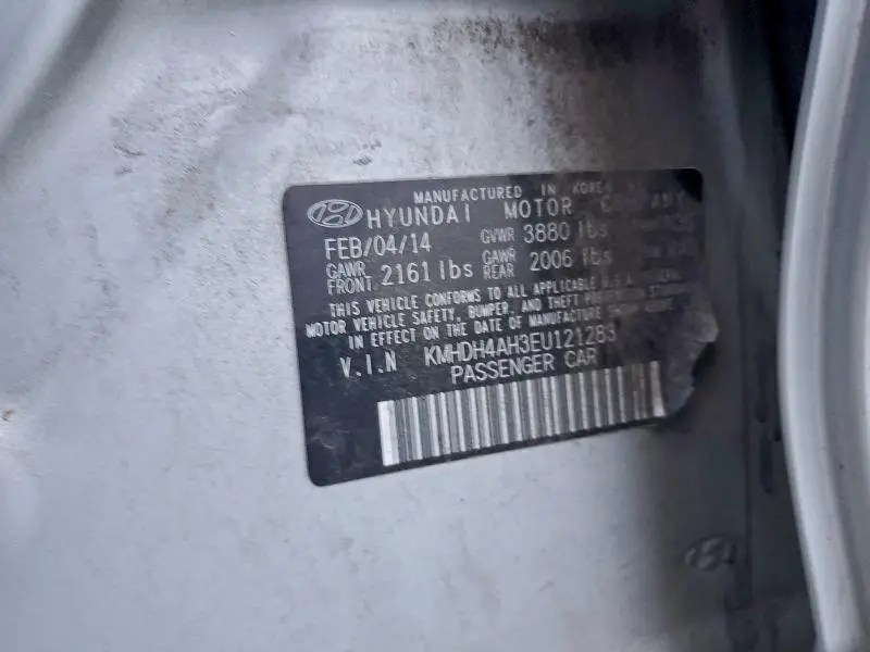 2014 HYUNDAI ELANTRA SE  