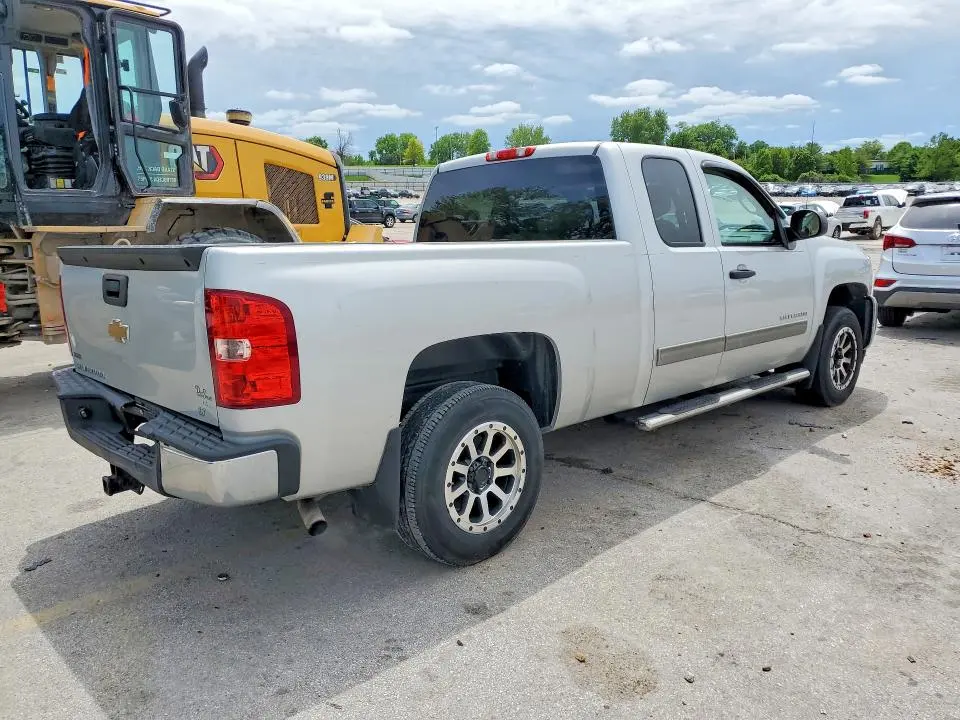 2011 CHEVROLET SILVERADO C1500 LT  