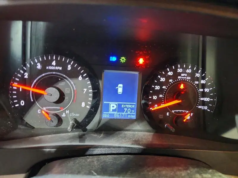 2017 TOYOTA SIENNA LE  