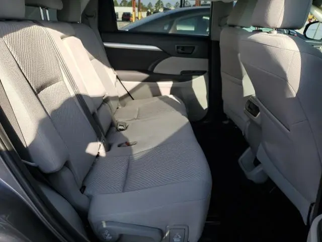 2019 TOYOTA HIGHLANDER LE  