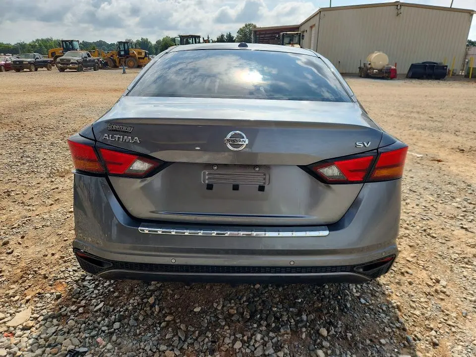 2022 NISSAN ALTIMA SV  