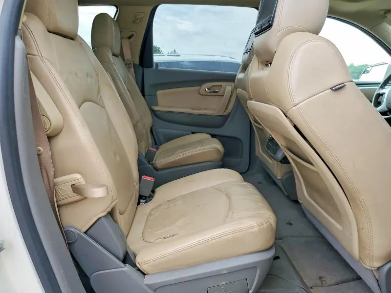 2011 CHEVROLET TRAVERSE LT  