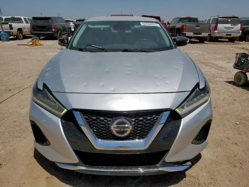 2022 NISSAN MAXIMA SV  