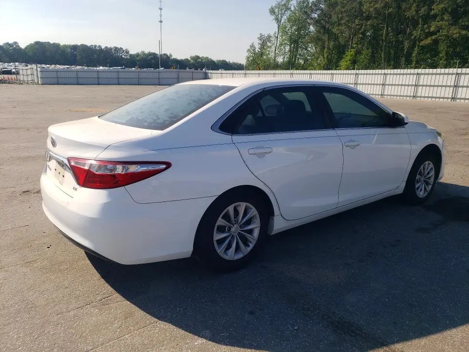 2016 TOYOTA CAMRY LE  