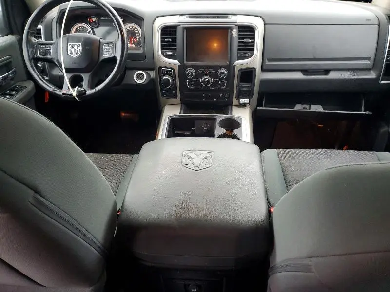 2015 RAM 1500 SLT  