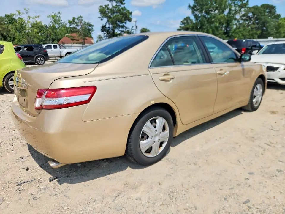 2011 TOYOTA CAMRY LE  