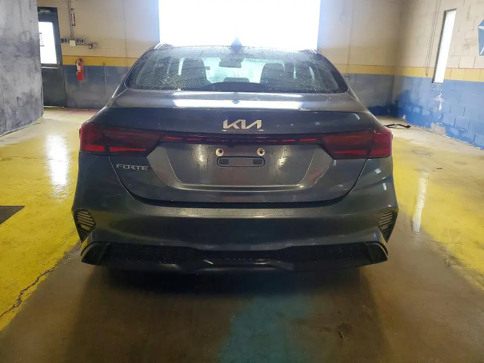 2022 KIA FORTE LXS  