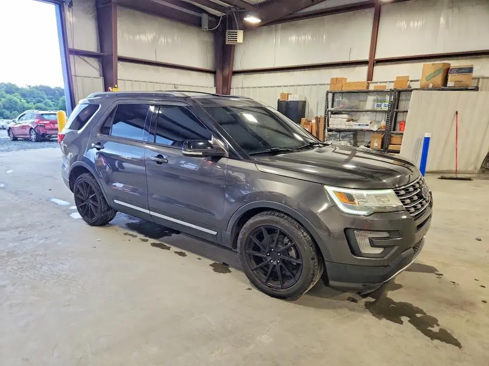 2017 FORD EXPLORER XLT  
