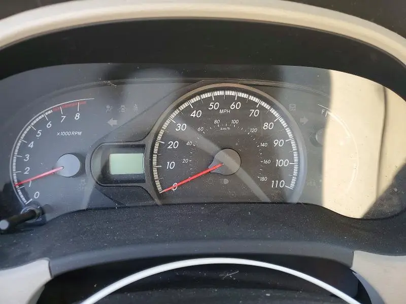 2011 TOYOTA SIENNA LE  