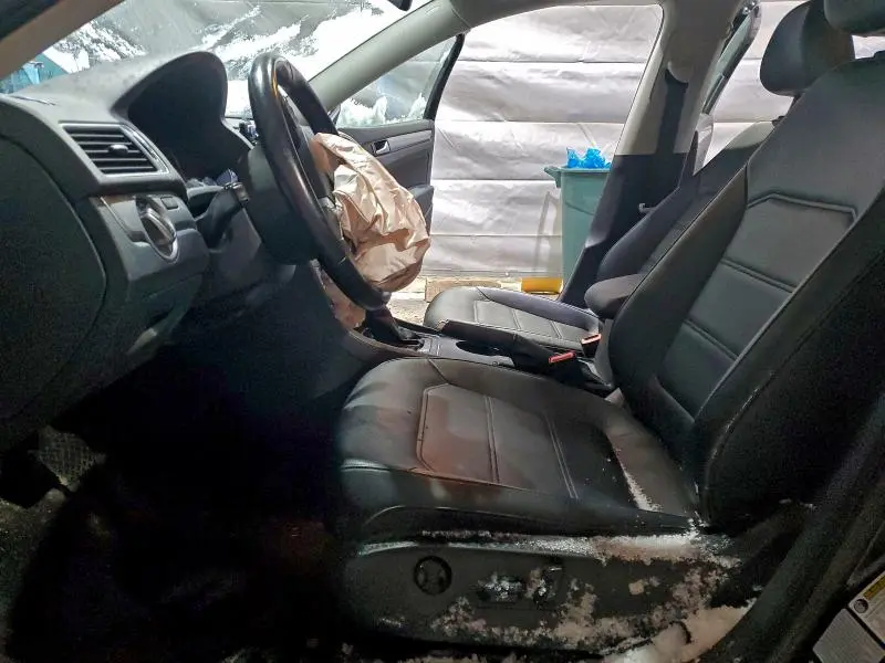 2015 VOLKSWAGEN PASSAT S  