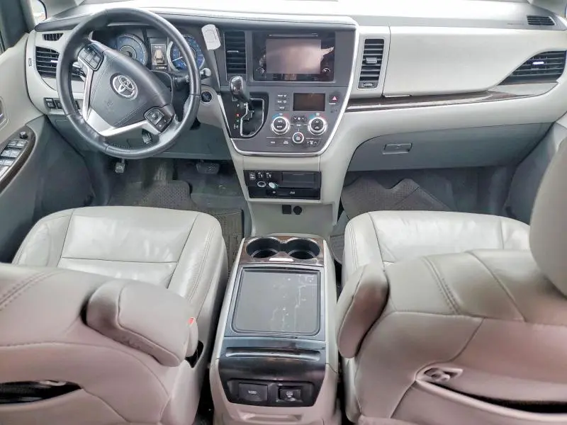 2016 TOYOTA SIENNA XLE PREMIUM 8-PASSENGER  