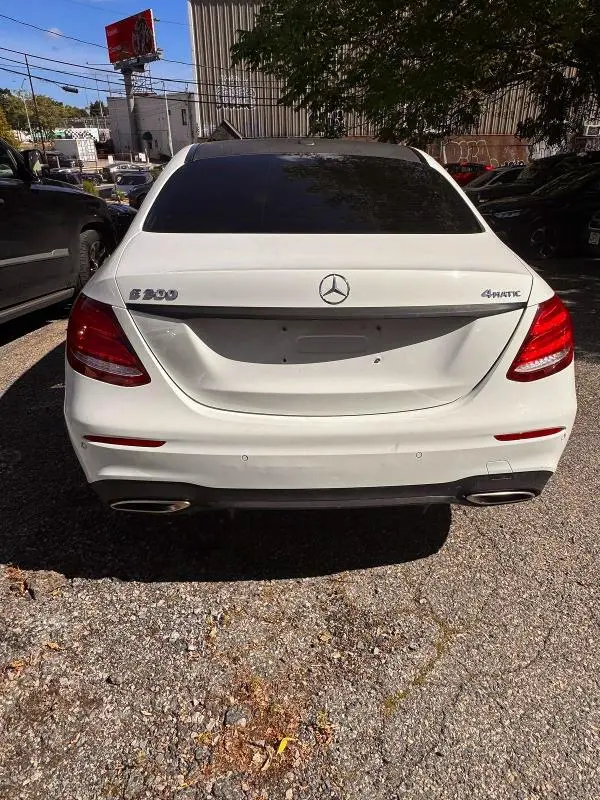 2017 MERCEDES-BENZ E 300 4MATIC  