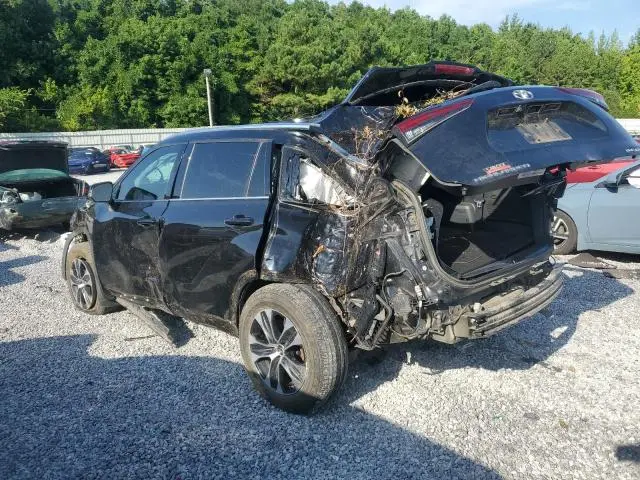 2021 TOYOTA HIGHLANDER XLE  