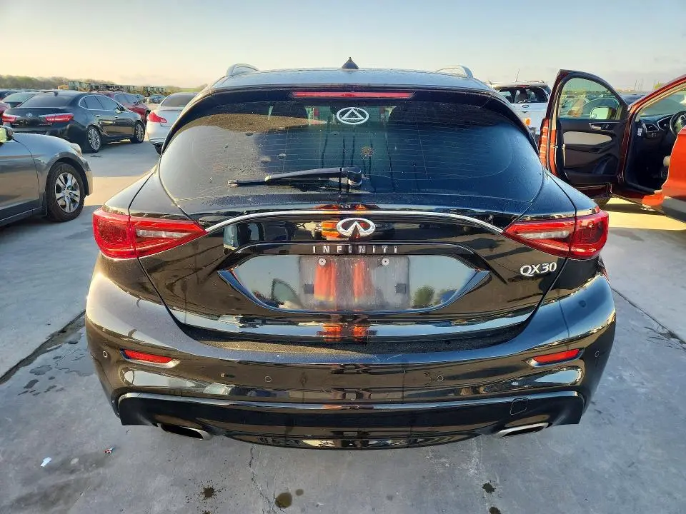 2018 INFINITI QX30 ESSENTIAL  