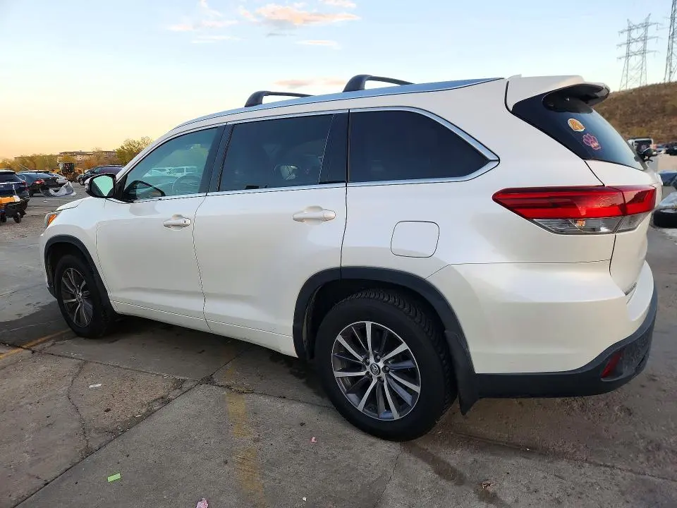 2018 TOYOTA HIGHLANDER XLE  