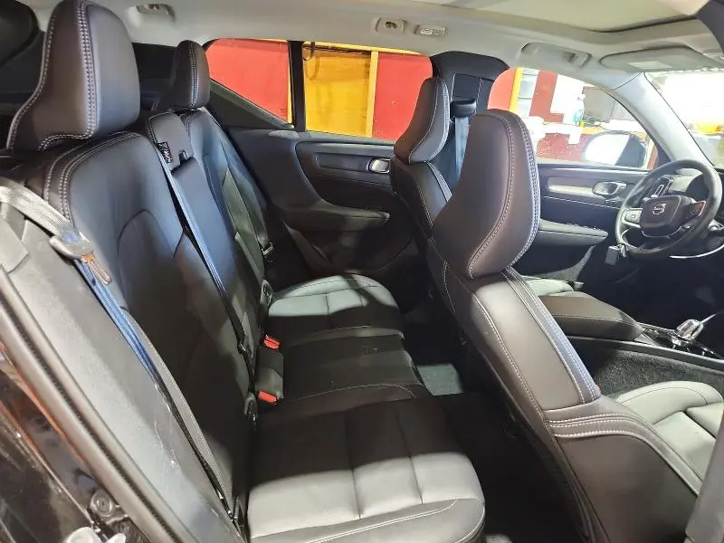2026 VOLVO XC40 PLUS  