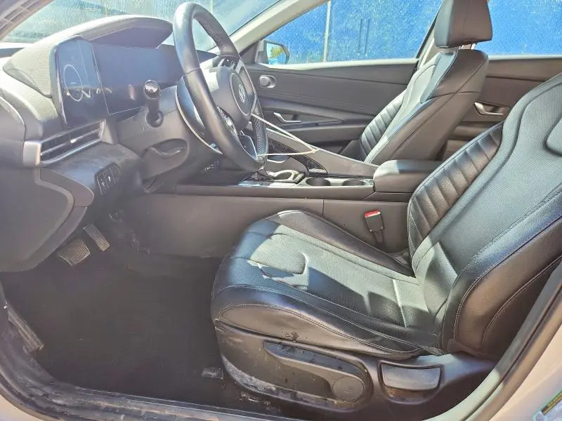 2024 HYUNDAI ELANTRA LUXURY  