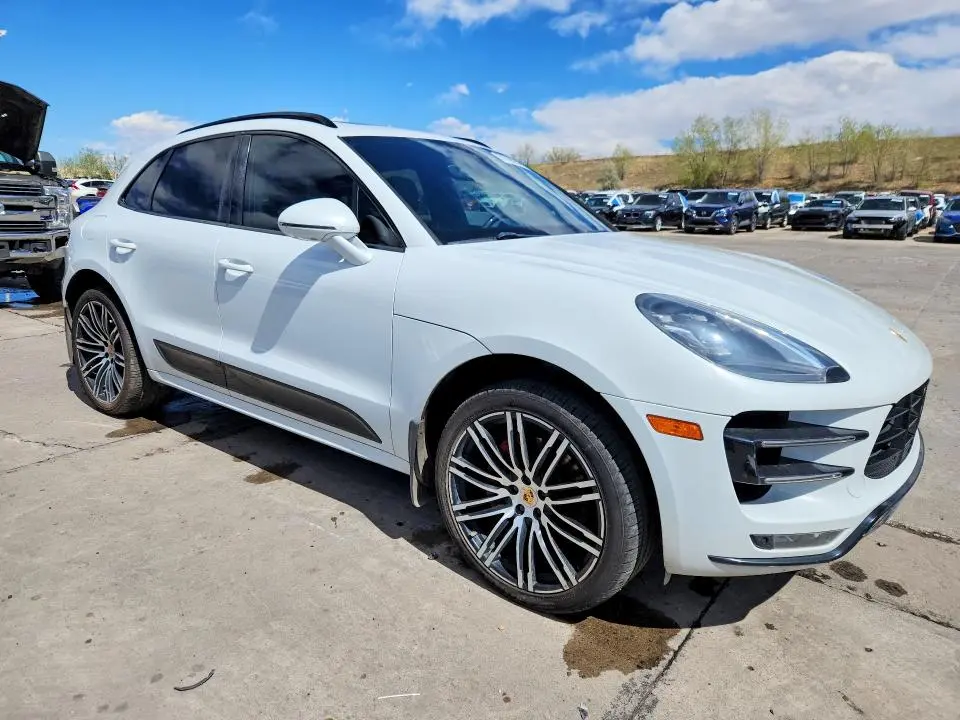 2017 PORSCHE MACAN TURBO  