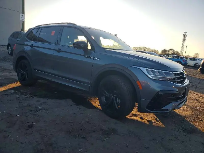 2024 VOLKSWAGEN TIGUAN SE R-LINE BLACK  