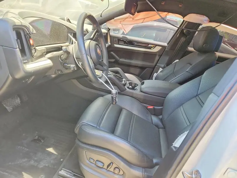 2024 PORSCHE CAYENNE COUPE  