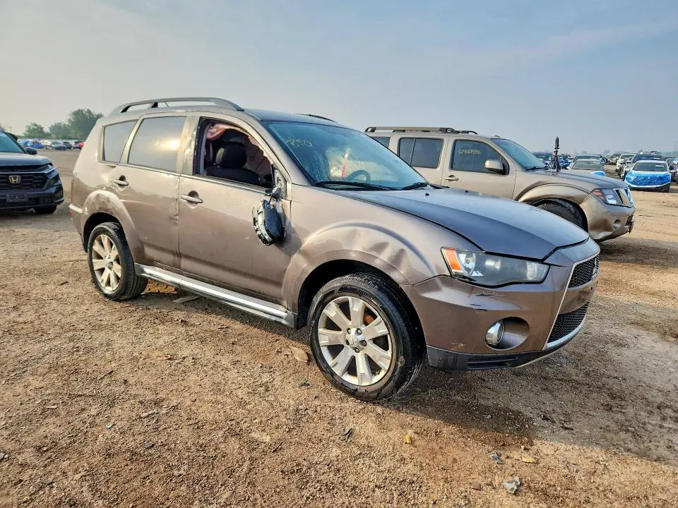 2012 MITSUBISHI OUTLANDER SE  