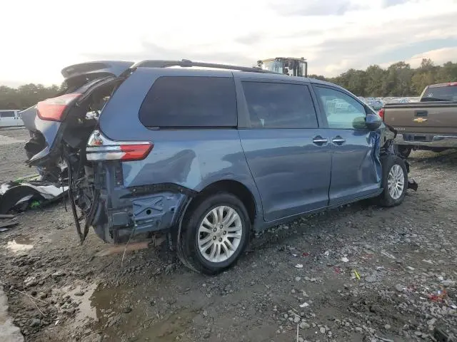 2016 TOYOTA SIENNA XLE  