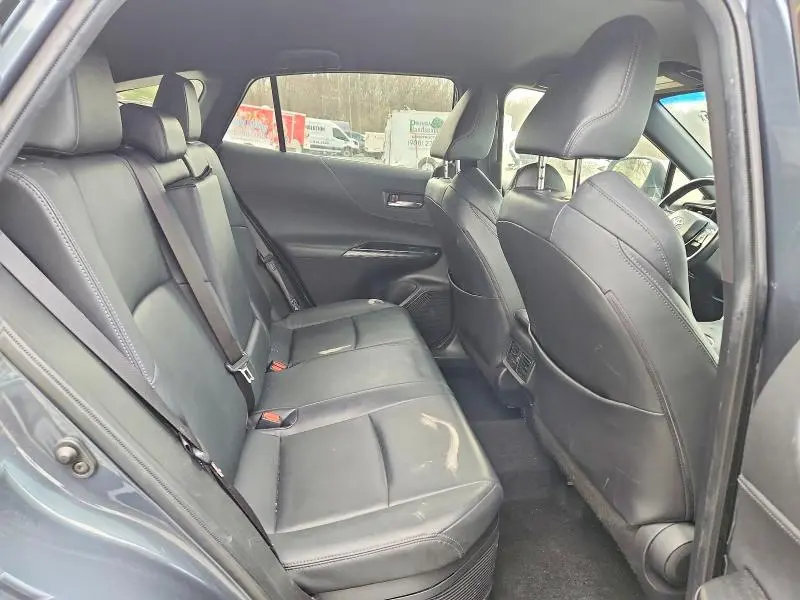 2022 TOYOTA VENZA XLE  