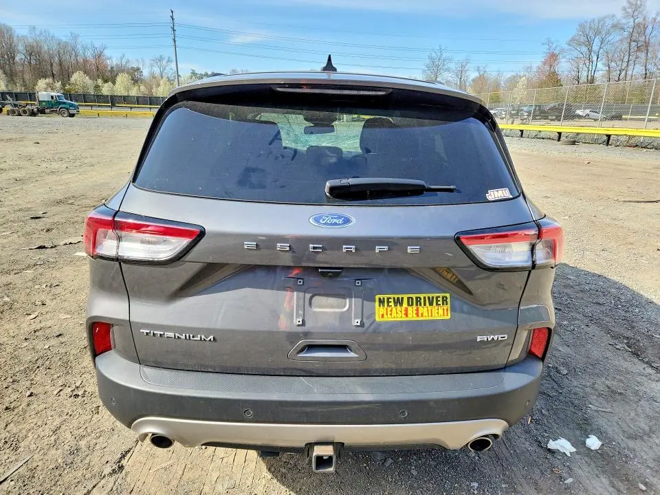 2022 FORD ESCAPE TITANIUM  