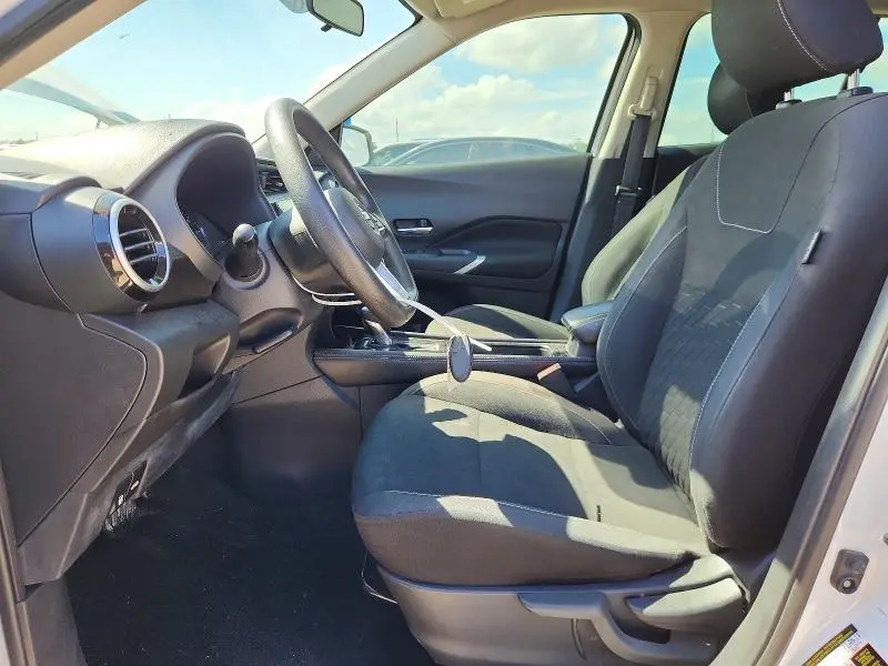 2021 NISSAN KICKS SV  