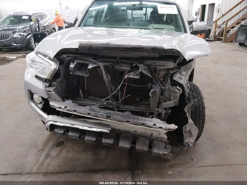 2016 TOYOTA TACOMA SR V6