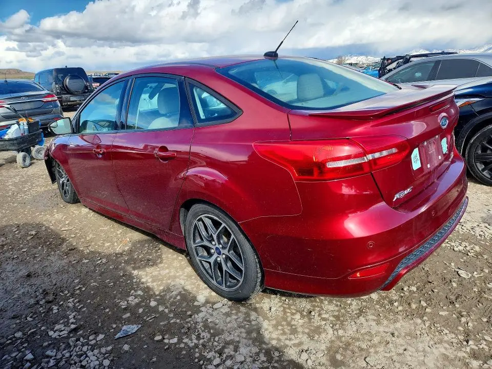 2015 FORD FOCUS SE  