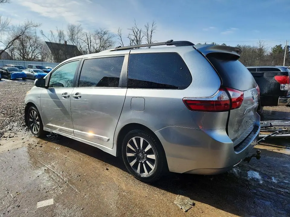 2019 TOYOTA SIENNA XLE 7-PASSENGER  