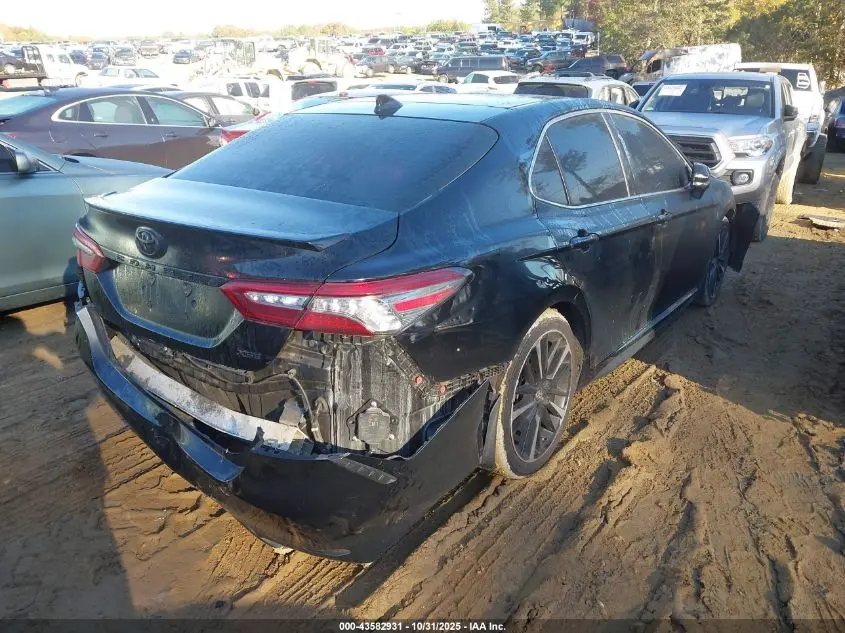 2019 TOYOTA CAMRY XSE