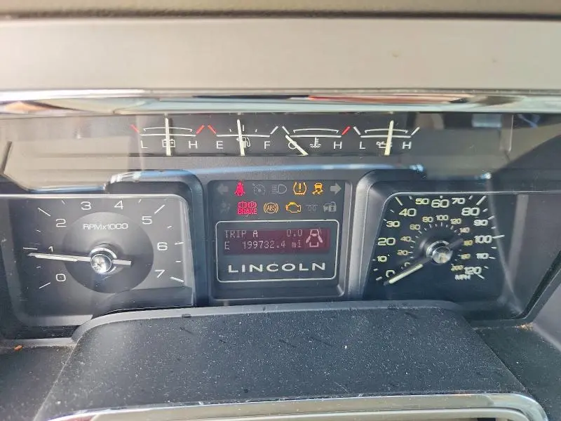 2010 LINCOLN NAVIGATOR   