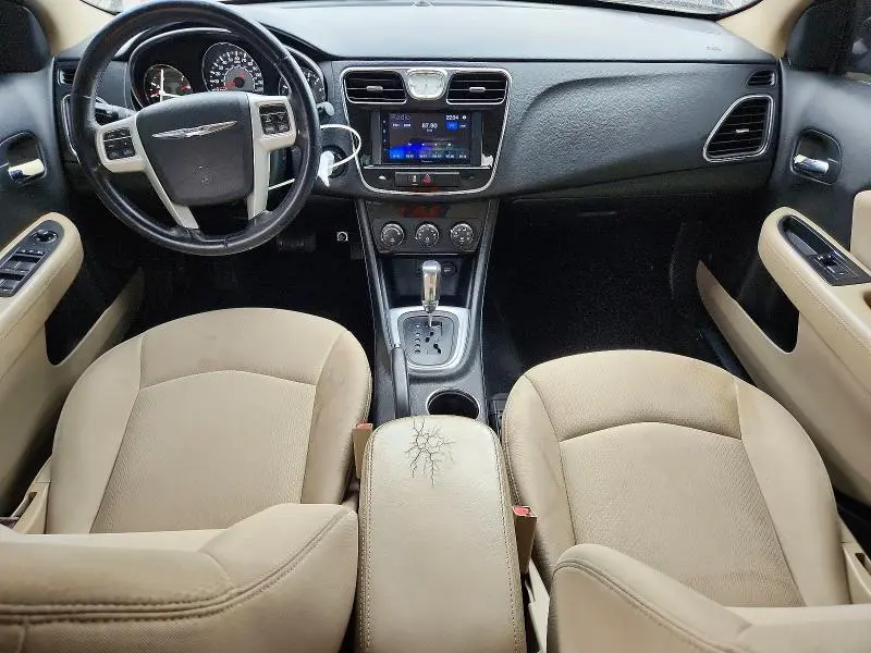 2013 CHRYSLER 200   