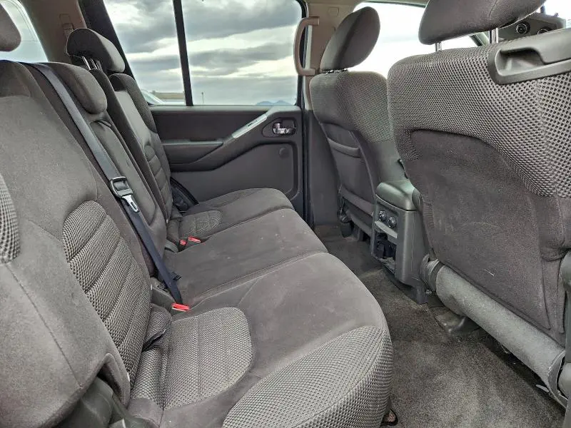 2010 NISSAN PATHFINDER S  