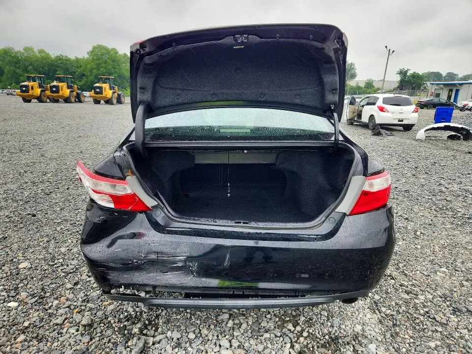 2017 TOYOTA CAMRY SE  